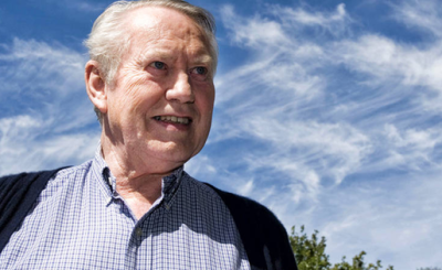 ÔNG CHUCK FEENEY…
